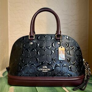 Coach Handbag Like New Condition  Black w/ dark brown top handle and bottom